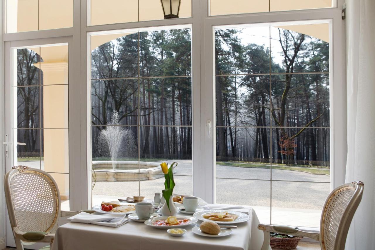Kronon Park Hotel Grodno Restoran fotoğraf
